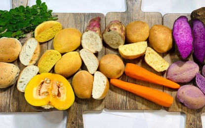 <p><strong>ALTERNATIVE INGREDIENTS</strong>. The leadership of the Asosasyon ng Panaderong Pilipino on Monday (July 24, 2023) said more local agriculture products should be used in the production of bread. Squash, carrots, sweet potatoes and <em>malunggay</em> (moringa) are offered as substitutes or additives to flour. <em>(Photo by Pot Chavez)</em></p>