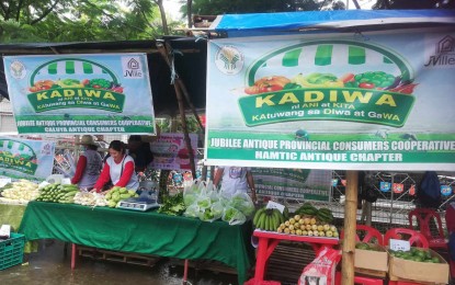 <p><strong>ENERGIZED.</strong> A Kadiwa pop-up store is set up at the Antique Capitol grounds on July 17, 2023. Jubilee Antique Provincial Consumers Cooperative (JAPCC) general manager Israel de Guzman said they felt energized when President Ferdinand R. Marcos Jr. mentioned his support for Kadiwa stores in his State of the Nation Address on Monday (July 24, 2023). (<em>PNA photo by Annabel Consuelo J. Petinglay</em>)</p>