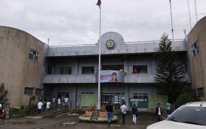 <p>The town hall of Isabel, Leyte. <em>(PNA photo by Sarwell Meniano)</em></p>