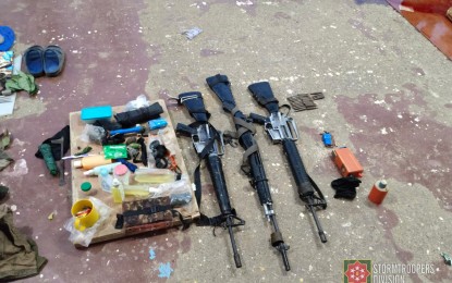 <p><strong>RECOVERED FIREARMS</strong>. Firearms and belongings recovered by the Philippine Army after a clash with rebels in Pambujan, Northern Samar on July 22, 2023. Two New People’s Army fighters were killed after a 20-minute firefight.<em> (Photo courtesy of Philippine Army)</em></p>