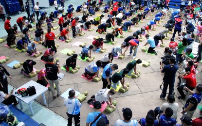 <p><strong>CPR-READY PH.</strong> Some 253 Pasigueños join a nationwide cardiopulmonary resuscitation (CPR) awareness campaign at the Pasig City Complex on Caruncho Avenie in Pasig City on July 25, 2023.The Department of Health on Wednesday (July 17, 2024) called on Filipinos to learn CPR to become first responders in times of emergencies. <em>(PNA photo by Robert Oswald P. Alfiler)</em></p>