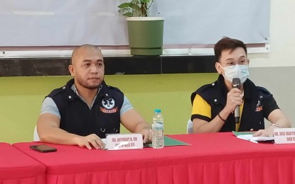 <p><strong>BE VIGILANT.</strong> Department of Health Field Operation System Management Director IV Dr. Anthony Cu (left) and Western Visayas Center for Health Development Medical Officer III Dr. Jose Martin Atienza call on the public to remain vigilant amid the lifting of the state of public health emergency in a press conference Tuesday (Aug. 1, 2023). Cu said the expansion of the utilization of the bivalent Pfizer coronavirus disease 2019 (Covid-19) vaccine to include primary doses. <em>(PNA photo by PGLena)</em></p>