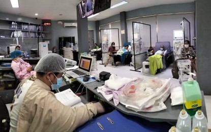 <p><strong>TREATMENT.</strong> Inside a dialysis center in Tacloban City.  Hemodialysis remains the top procedure that the Philippine Health Insurance Corporation (PhilHealth) has been paying for this year due to the steady rise of chronic kidney failure cases. <em>(Photo courtesy of Nephroline Dialysis Center)</em></p>