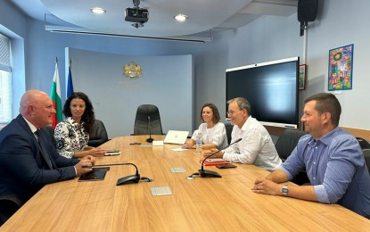 <p>Meeting of Education Minister Tsokov (left) and William Florence, Head of Google Workspace for Education in Central and Eastern Europe (right)<em> (BTA photo)</em></p>