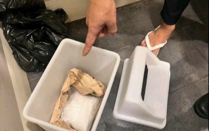 Half kilo of 'shabu' discarded in fast-food waste bin in Quezon