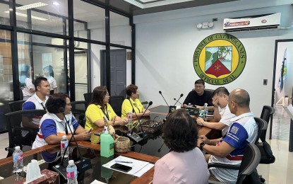 <div dir="auto"><strong>AGREEMENT</strong>. Officials of the Social Security System and the provincial government of Catanduanes with Gov. Joseph Cua (in black shirt) signed a memorandum of agreement on Thursday (Aug. 10, 2023) for the implementation of the SSS program for job orders and contractual workers. KaSSSangga Collect Program aims to protect the welfare of the employees since they are not covered by the Government Service Insurance System.<em> (Photo courtesy of Anjo Evangelista)</em></div>