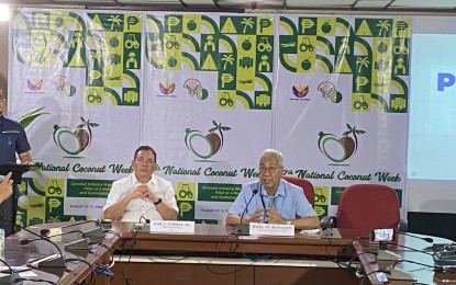 <p>Philippine Information Agency (PIA) Director General Jose Torres Jr. (left) and Philippine Coconut Authority (PCA) Deputy Administrator Roel Rosales (right) <em>(PNA photo by Ferdinand Patinio)</em></p>