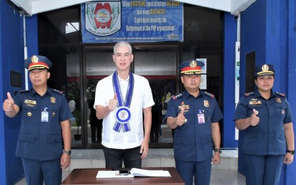<p><strong>POLICE SERVICE</strong>. Governor Eugenio Jose Lacson (2nd from left) with the top officials of Negros Occidental Police Provincial Office (from left) Lt. Col. Wilfredo Abordo, deputy provincial director for administration; Col. Leo Pamittan, provincial director; and Lt. Col. Joem Malong, deputy provincial director for operations, during the 122nd Police Service Anniversary rites at Camp Alfredo M. Montelibano Sr. in Bacolod City on Friday (Aug. 11, 2023). Lacson said the province values the police’s hard work and sacrifices to preserve law and order. <em>(Photo courtesy of PIO Negros Occidental)</em></p>