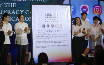 <p><strong>MEDIA LITERACY CAMPAIGN.</strong> President Ferdinand R. Marcos Jr. (2nd from left) leads the signing of a memorandum of understanding during the launch of the Presidential Communications Office-led Media and Information Literacy campaign at Hilton Manila in Pasay City on Aug. 14, 2023. Marcos said the government should help equip the public with the knowledge and tools to combat misinformation and disinformation. <em>(PNA photo by Joey O. Razon)</em></p>