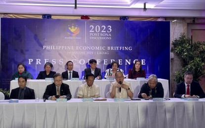 <p><strong>PRESS BRIEFING</strong>. Cabinet secretaries join a press conference to answer questions after attending the Philippine Economic Briefing in Laoag, Ilocos Norte on Monday (Aug. 14, 2023). In one of the briefing sessions, several big-ticket projects were announced in Ilocos Norte including the construction of a floodway and diversion channel to mitigate flooding in Batac City and Paoay town. <em>(Photo by Leilanie G. Adriano)</em></p>
