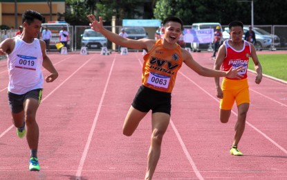 <p><strong>WINNER</strong>. University of Negros Occidental-Recoletos student Romeo Constancio (center) wins the men's 100m in the Philippine Air Force division of the Reserve Officers' Training Corps (ROTC) Games Visayas leg in Iloilo City on Wednesday (Aug. 16, 2023). He clocked 11.5 seconds to win the race at the Iloilo Sports Complex. <em>(Photo courtesy of Philippine Sports Commission)</em></p>
