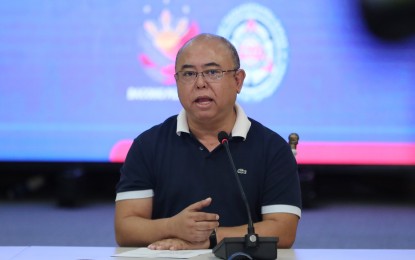 <p><strong>TEMPORARY SETBACK.</strong> Land Transportation Office (LTO) chief Assistant Secretary Vigor Mendoza II says the recent temporary restraining order issued against its new supplier for driver’s license cards is a just a temporary setback during a press conference at the LTO main office in Quezon City on Thursday (Aug. 17, 2023), Mendoza expressed optimism that the TRO would be addressed once the LTO explains its side to the Quezon City Regional Trial Court Branch 215 on August 22. <em>(PNA photo by Joey O. Razon)</em></p>