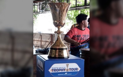 <p><strong>NAISMITH TROPHY</strong>. The FIBA Naismith Trophy arrives at the Laoag International Airport on Aug. 21, 2023 for the final stop of the 2023 FIBA Basketball World Cup Trophy Tour. The prestigious trophy will be brought to Ilocos Norte's iconic sites for photo and video documentation. <em>(Photo courtesy of the Provincial Government of Ilocos Norte FB Page)</em></p>