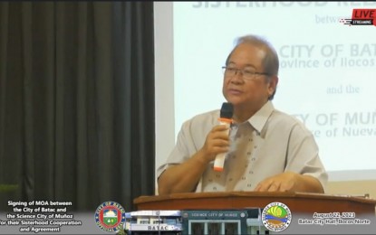 <p><strong>SISTER TIES</strong>. Batac City Vice Mayor Windell Chua welcomes delegates from Muñoz, Nueva Ecija on Tuesday (Aug. 22, 2023). A sisterhood agreement was signed on the same day to strengthen local government cooperation and friendship between the two cities. <em>(Screenshot from FB live of the city government of Batac)</em></p>