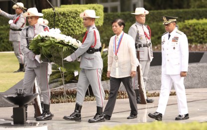 <p><strong>HONORING HEROES.</strong> President Ferdinand R. Marcos Jr. leads the National Heroes Day commemoration rites at the Libingan ng mga Bayani in Taguig City on Monday (Aug. 28, 2023). In his speech, Marcos also paid tribute to the late Migrant Workers Secretary Susan “Toots” Ople, who died on Aug. 22. <em>(PNA photo)</em></p>