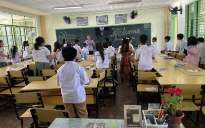 <p><strong>BACK TO SCHOOL</strong>. Learners of the Iloilo Central Elementary School (ICES) attend their first day of school on Thursday (Aug. 31, 2023). Iloilo City Schools Division Superintendent Ma. Luz de los Reyes said several classrooms in seven schools continue to cater to evacuees. <em>(PNA photo courtesy of Division of Iloilo City Schools)</em></p>