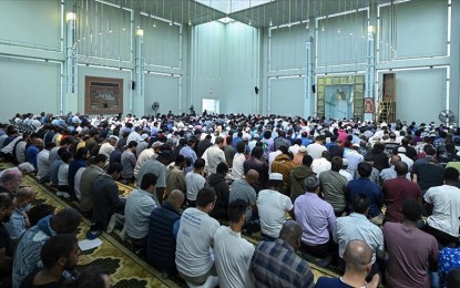 <p><strong>HISTORIC FIRST. </strong> Muslims gather for a prayer.  For the first time, the Islamic call to prayer, known as the adhan, resonated through the loudspeaker of one of New York's largest mosques on Friday (Sept. 1, 2023). <em> (Anadolu)</em></p>