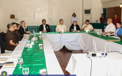 <p><strong>FIRST-TIME VOTING</strong>. Officials of the Commission on Elections (Comelec) and Bureau of Correction (BuCor) conduct coordination meeting on Tuesday (Sept. 5, 2023) to prepare for the Barangay and Sangguniang Kabataan Elections (BSKE) voting of persons deprived of liberty (PDL) at the New Bilibid Prison in Muntinlupa City. Comelec Chairperson George Erwin Garcia said this is the first time that PDLs will vote in the BSKE. <em>(Photo courtesy of Comelec)</em></p>