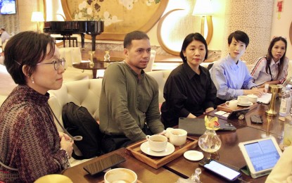 <p><strong>LANGUAGE PROJECT.</strong> Professor Kyungmin Bae (from left), Dr. Aldrin Lee, Prof. Jung Hee Lee, Prof. Ji Yeon Jeon and project group inspector Jeanette Lee during an interview with the media in Parañaque City on Tuesday (Sept. 5, 2023) night. The Korean government is funding a language project that will build a corpus data to train artificial intelligence to accurately translate Korean language into Philippine Tagalog. <em>(PNA photo by Robert Oswald P. Alfiler)</em></p>