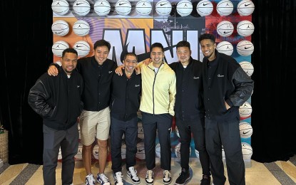 <p><strong>FIGHTING SPIRIT.</strong> LA Tenorio (3rd from left) shares the spotlight with his FIBA World Cup 2014 teammates at the Palacio de Memoria, a historic mansion in Parañaque City, on Aug. 31, 2023. The Ginebra veteran guard is often called an exemplary model of the "never-say-die" attitude as he claims full healing in his battle against Stage 3 colon cancer. <em>(Photo courtesy of LA Tenorio)</em></p>