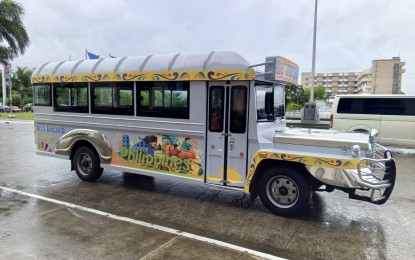 <p><strong>ELECTRIC VEHICLE</strong>. The electric jeepney launched by China-based manufacturer Fengchuen New Energy Power Technology Co. Ltd. in Bacolod City in July this year. On Wednesday (Sept. 13, 2023), Mayor Alfredo Abelardo Benitez said a batch of 35 e-jeepneys ordered by local transport operators will arrive in the city between October and November. <em>(PNA Bacolod file photo)</em></p>