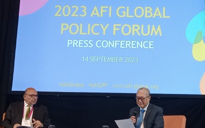 <p><strong>FINANCIAL INCLUSION.</strong> Bangko Sentral ng Pilipinas Governor Eli Remolona Jr. (right) urges more banks to waive the fee for small-value transactions to encourage more Filipinos to use digital payments during a briefing at the sidelines of the 2023 Alliance for Financial Inclusion Global Policy Forum held Thursday (September 14, 2023) at the Philippine International Convention Center, Pasay City. With him is AFI Executive Director Alfred Hannig who said the alliance will help push for full financial inclusion. <em>(PNA photo by Anna Leah Gonzales)</em></p>