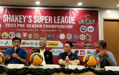 <p><strong>EVENT LAUNCH.</strong> Shakey's Pizza Asia Ventures president Vic Gregorio (right) talks about the forthcoming Shakey's Super League 2023 Pre-Season Championships during a press conference at Shakey's Malate in Manila on Thursday (Sept. 14, 2023). The tournament will kick off at the FilOil-EcoOil Center in San Juan City on Sept. 16.<em> (PNA photo by Jean Malanum)</em></p>