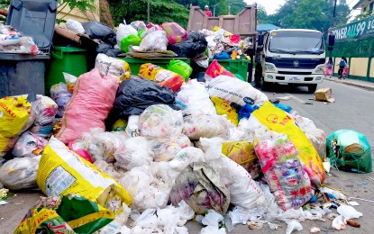 Manila collects 87 truckloads of garbage during 'Undas'