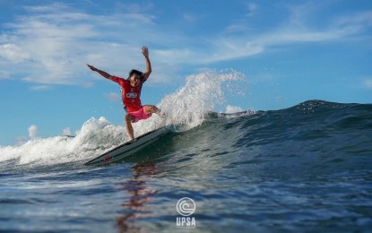 <p><strong>SURFING.</strong> A surfer in Calicoan Island, Guiuan, Eastern Samar joins the 2nd leg of the 2023 NextGen Pilipinas Surfing National Tour, on Sept. 7-21, 2023. The local government unit of Guiuan, Eastern Samar is set to promote Calicoan Island as one of the country’s major surfing destinations. (<em>Photo courtesy of United Philippine Surfing Association</em>)</p>