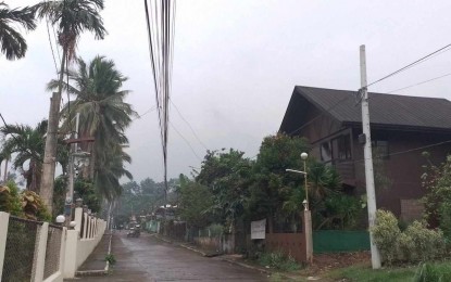 <p><strong>GLOOMY SKIES</strong>. The hazy sky in Cuenca town, Batangas province as seen early Friday (Sept. 22, 203). Volcanic smog or vog has prompted provincial authorities to suspend classes and urge residents to stay home until the air clears. <em>(PNA photo by Pot Chavez)</em></p>
<p><em> </em></p>