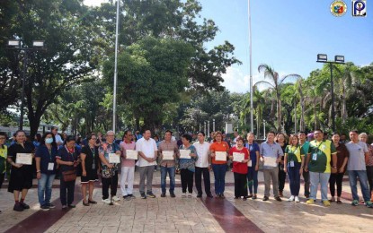 <p><strong>SANITATION ACHIEVED</strong>. The Iloilo City government recognized 20 more barangays for achieving a zero open defecation status during the regular flag-raising ceremony on Monday (Sept. 25, 2023). Mayor Jerry Treñas said the city government wanted at least 80 percent of the city's 180 barangays to achieve ZOD status.<em> (PNA photo courtesy of Iloilo City government)</em></p>
