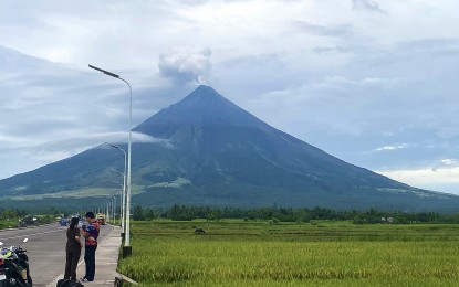 <p>Mayon Volcano <em>(File photo</em>) </p>