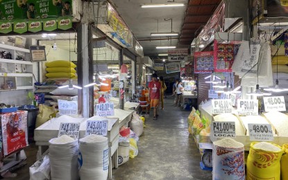 All rice retailers in Bicol comply with price cap