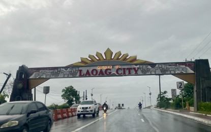 <p><strong>RETROFITTING</strong>. Retrofitting of the Gilbert Bridge in Laoag will start on Saturday (Sept. 30, 2023). Motorists were advised to take precautionary measures as two lanes of the four-lane bridge will be closed to traffic. <em>(Photo by Leilanie G. Adriano)</em></p>