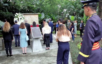 <p><strong>WREATH LAYING</strong>. Officials from the Embassy of Denmark and the Embassy of Israel lead a wreath-laying ceremony at the Philippine-Israel Friendship Park in Quezon City on Wednesday (Oct. 4, 2023). The Denmark Embassy in Manila marked in the Philippines the 80th anniversary of a daring rescue that saved more than 7,000 Danish Jews from Holocaust during World War II. <em>(PNA photo by Robert Alfiler)</em></p>