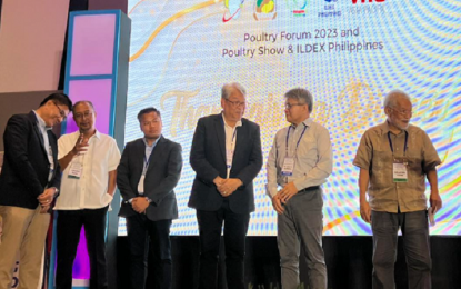 <p><strong>LOFTY GOALS</strong>. Agriculture Undersecretary Deogracias Victor Savellano (4th from left) is seen with top broiler raisers during the Poultry Forum 2023 on Sept. 27, 2023. He assured leaders of the poultry sector that steps would be taken to curb excessive importation to pave the way for increasing local production five-fold over the next five years.<em> (Photo courtesy of DV Savellano)</em></p>