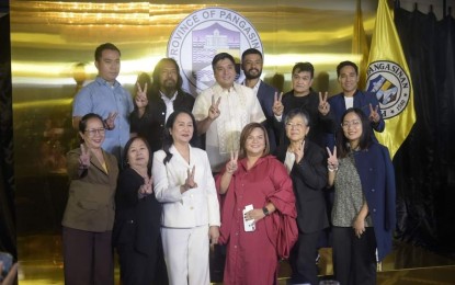 <div dir="auto"><strong>ARTISANS AND ARTISTS</strong>. Owners of the 10 small and medium enterprises (SMEs) who will take part in the premier trade show Manila FAME pose with Pangasinan Governor Ramon Guico III (back row, 3rd from left) and Project Abound head Arlyn Guico (front row, 3rd from left) during the media launch at The Peninsula Manila on Oct. 4, 2023. Manila FAME will be held at the World Trade Center from Oct. 19 to 21. <em>(Photo by Hilda Austria)</em></div>