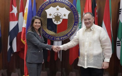 <p><strong>STRONGER NAVAL TIES.</strong> The Netherlands’ Ambassador to the Philippines Marielle Geraedts (left) during her courtesy call on Defense Secretary Gilberto C. Teodoro Jr. on Oct. 2, 2023. During their meeting, the diplomat proposed stronger naval industry ties and collaboration between her country and the Philippines. <em>(Photo courtesy of the DND)</em></p>
