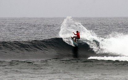 <p><strong>WORLD-CLASS.</strong> A surfer catches a break at the famous Cloud Nine surfing site on Siargao Island in Surigao del Norte. The island is on the list of the Top 10 Islands in Asia in 2023, as reported by the Condé Nast Traveler’s Readers’ Choice Awards earlier this week. <em>(PNA file photo by Alexander Lopez)</em></p>