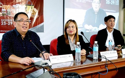 <p><strong>TRADE FAIR.</strong> Department of Trade and Industry - Central Luzon Officer-in-Charge Director Eileen Ocampo (center) announces the upcoming 25th Likha ng Central Luzon trade fair during the Philippine Information Agency (PIA) media forum at the PIA Building in Diliman, Quezon City on Friday (Oct. 13, 2023), hosted by PIA Director General Jose Torres Jr. (left) and with SME Development Division chief Warren Patrick Serrano as the other guest. The trade fair on Oct. 25 to 29 at SM Megamall in Mandaluyong City will feature micro, small and medium enterprises from the provinces of Aurora, Bataan, Bulacan, Nueva Ecija, Pampanga, Tarlac, and Zambales. <em>(PNA photo by Ben Briones)</em></p>