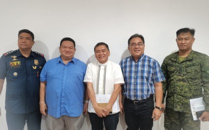 <p><strong>COORDINATION.</strong> The Commission on Elections (Comelec) on Monday (Oct. 16, 2023) called for better coordination among law enforcement agencies in Negros Oriental to avoid "misencounters" between friendly forces. Photographed during a coordinating conference on Friday (Oct. 13) are (from left) acting provincial police director Col. Ronan Claravall; Comelec Central Visayas director lawyer Lionel Marco Castillano; Diocesan Electoral Board of Dumaguete City’s Msgr. Julius Heruela; acting Negros Oriental provincial election supervisor lawyer Eliseo Labaria; and Philippine Army 11th Infantry Battalion commanding officer Lt. Col. Michael Aquino. <em>(PNA photo by Mary Judaline Flores Partlow)</em></p>