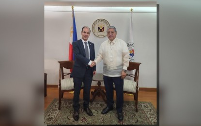 <p><strong>MEETING.</strong> Israeli Ambassador Ilan Fluss meets with Secretary of Foreign Affairs Enrique Manalo to discuss the Israel-Hamas war at the Department of Foreign Affairs office in Pasay City on Tuesday (Oct. 17, 2023). Israel has promised to secure the crossing between Gaza and Egypt once the border is opened for foreigners, including Filipinos looking for a way out of the besieged enclave, the DFA said.<em> (Photo courtesy of Israel Embassy in Manila)</em></p>