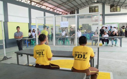 <div dir="auto">
<div dir="auto"><strong>DRY RUN</strong>. The Commission on Elections and the Bureau of Jail Management and Penology- Dagupan conduct a dry run of the Barangay and Sangguniang Kabataan Elections for persons deprived of liberty at the BJMP facility in Bonuan Tondaligan on Thursday (Oct.19, 2023). The facility's 295 inmates are eligible to vote on Oct. 30. <em>(Photo courtesy of BJMP-Dagupan)</em></div>
</div>
<div class="yj6qo ajU"><em> </em></div>