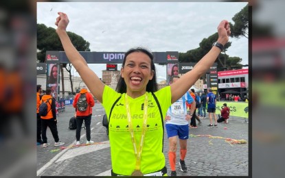 <p><strong>DREAM RACE</strong>. Rachel de Weerd celebrates after finishing the Rome Marathon on March 19, 2023. She said it was a dream come true for her to compete in the prestigious tournament. <em>(Photo courtesy of Alona Cochon)</em></p>