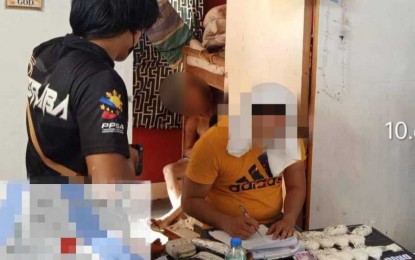 <p><strong>BUY-BUST.</strong> Police operatives seize over PHP7.8 million worth of shabu during a buy-bust operation in Barangay Concepcion, Iloilo City on Sunday (Oct. 29, 2023). The team leader of the Special Weapons and Tactics (SWAT) team of the Iloilo City Police Office (ICPO) was killed after a shootout. <em>(Photo courtesy of ICPO)</em></p>