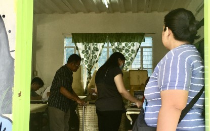 <p><strong>BID FOR INDEPENDENCE.</strong> The plebiscite for the possible ratification of the City of San Jose del Monte in Bulacan was conducted in the entire province, coinciding with the nationwide holding of the Barangay and Sangguniang Kabataan Elections on Monday (Oct. 31, 2023). Apart from choosing their BSKE candidates, registered voters at the Barasoain Memorial Integrated School in the City of Malolos, Bulacan were asked to decide on the fate of the City of San Jose del Monte. <em>(Photo by Ruth Abbey Gita-Carlos)</em></p>