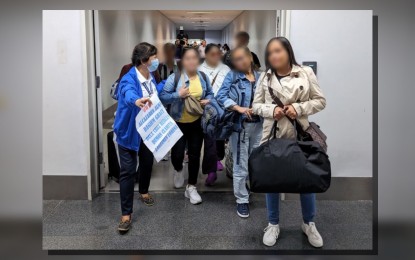 <p><strong>REPATRIATED.</strong> Six overseas Filipino workers from Lebanon arrived in the country on Friday (Nov. 3, 2023) amid the escalating tension between Israel and the Lebanese militant group Hezbollah. This is the second batch of repatriates from Lebanon. <em>(Photo courtesy of Department of Migrant Workers)</em></p>