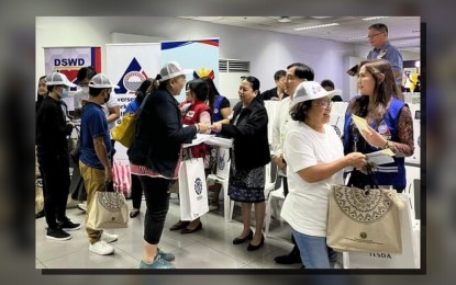 <p><strong>LEGAL AID</strong>. The 6th batch of overseas Filipino worker (OFW) returnees from Israel arrive at the NAIA Terminal 3 on Tuesday (Nov. 7, 2023). The House of Representatives on Wednesday (Nov. 29) approved House Bill 9035 expanding the legal aid to overseas Filipinos and OFWs. <em>(Photo courtesy of DMW)</em></p>