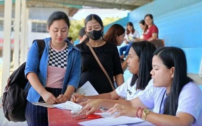 <p><strong>EDUC ASSISTANCE</strong>. Students apply for the Antique provincial government’s educational assistance at the Binirayan Gymnasium in San Jose de Buenavista, Antique on Oct. 28, 2023. Irish Manlapaz, Provincial Youth Development Office head, said in an interview on Tuesday (Nov. 7, 2023) that students are to beat the deadline in submitting their lacking documents. (<em>Photo courtesy of Antique PYDO</em>)</p>