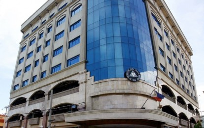 <p><strong>WATER DISTRICT RIFT</strong>. The facade of the Metro Cebu Water District office building at the corner of Lapu-Lapu Street and Magallanes Extension in the downtown area of Cebu City. John Dx Lapid, officer in charge of MCWD, resigned on Tuesday (April 16, 2024) amid a leadership rift. (<em>PNA file photo)</em></p>